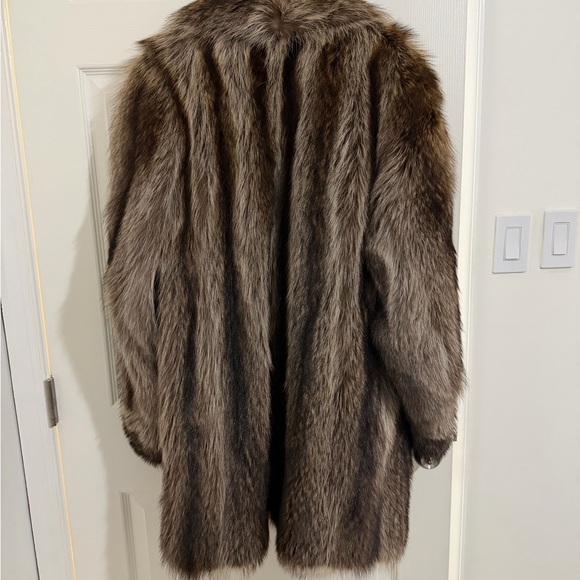 Luxurious Brown Fur Coat - 100% Raccoon Fur - Picture 5 of 15